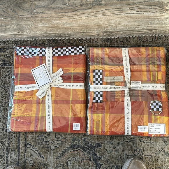 Mac Kenzie Childs Apron . Brand new in package . - Picture 3 of 3